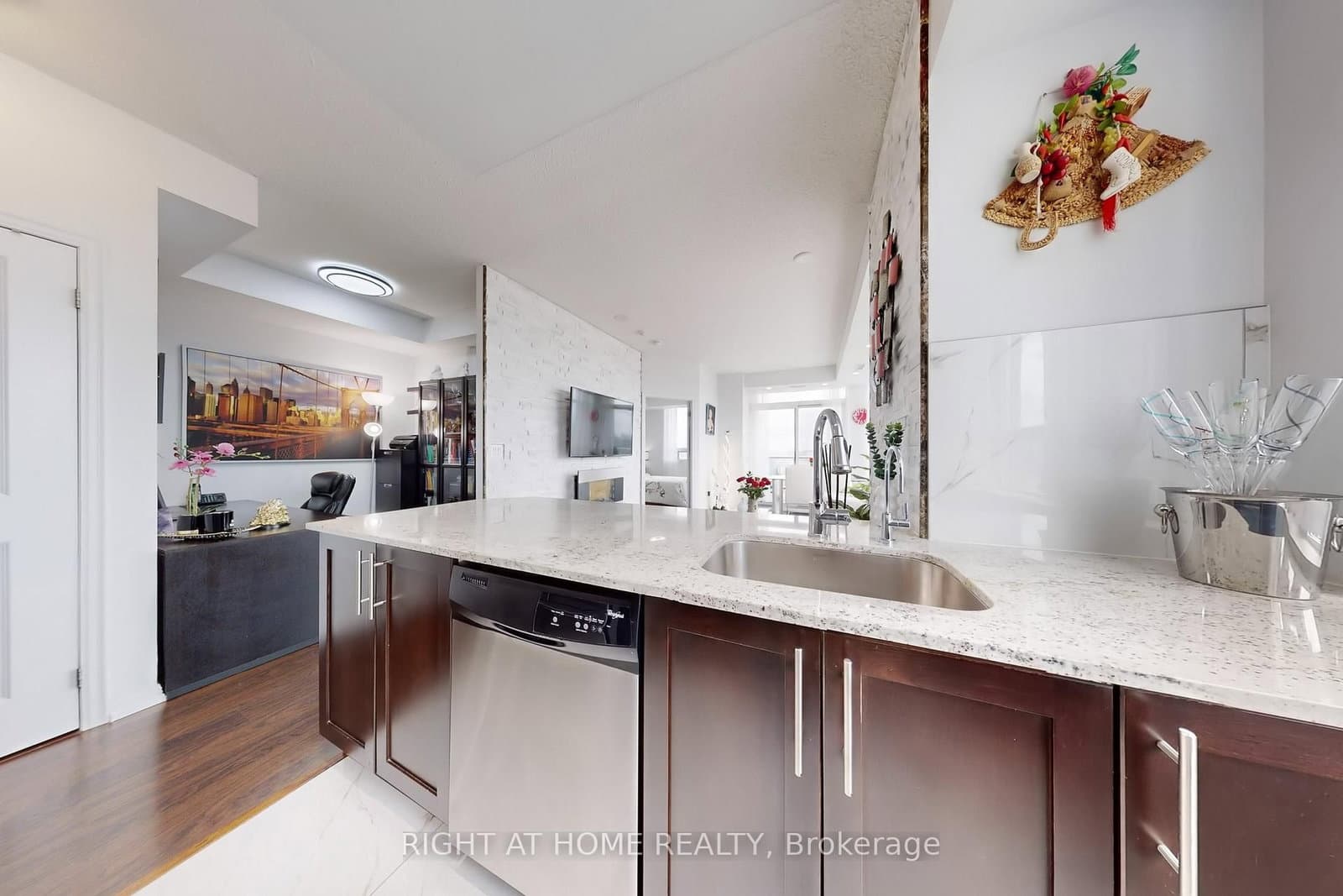 125 Western Battery Road, Unit 2415 thumbnail 18