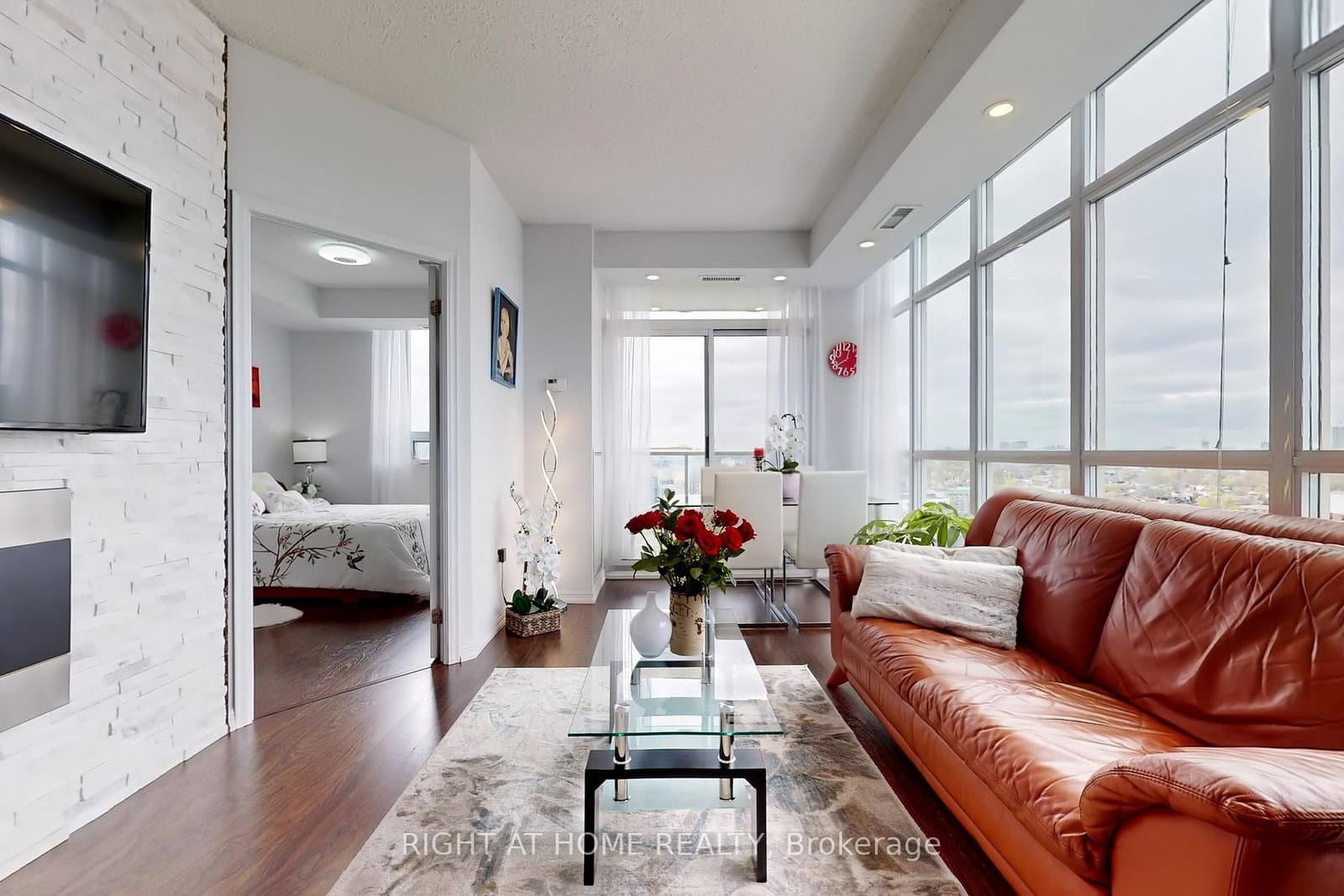 125 Western Battery Road, Unit 2415 thumbnail 4