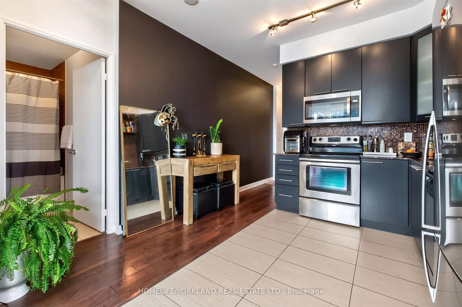 500 Sherbourne Street, Unit 2703 thumbnail 15