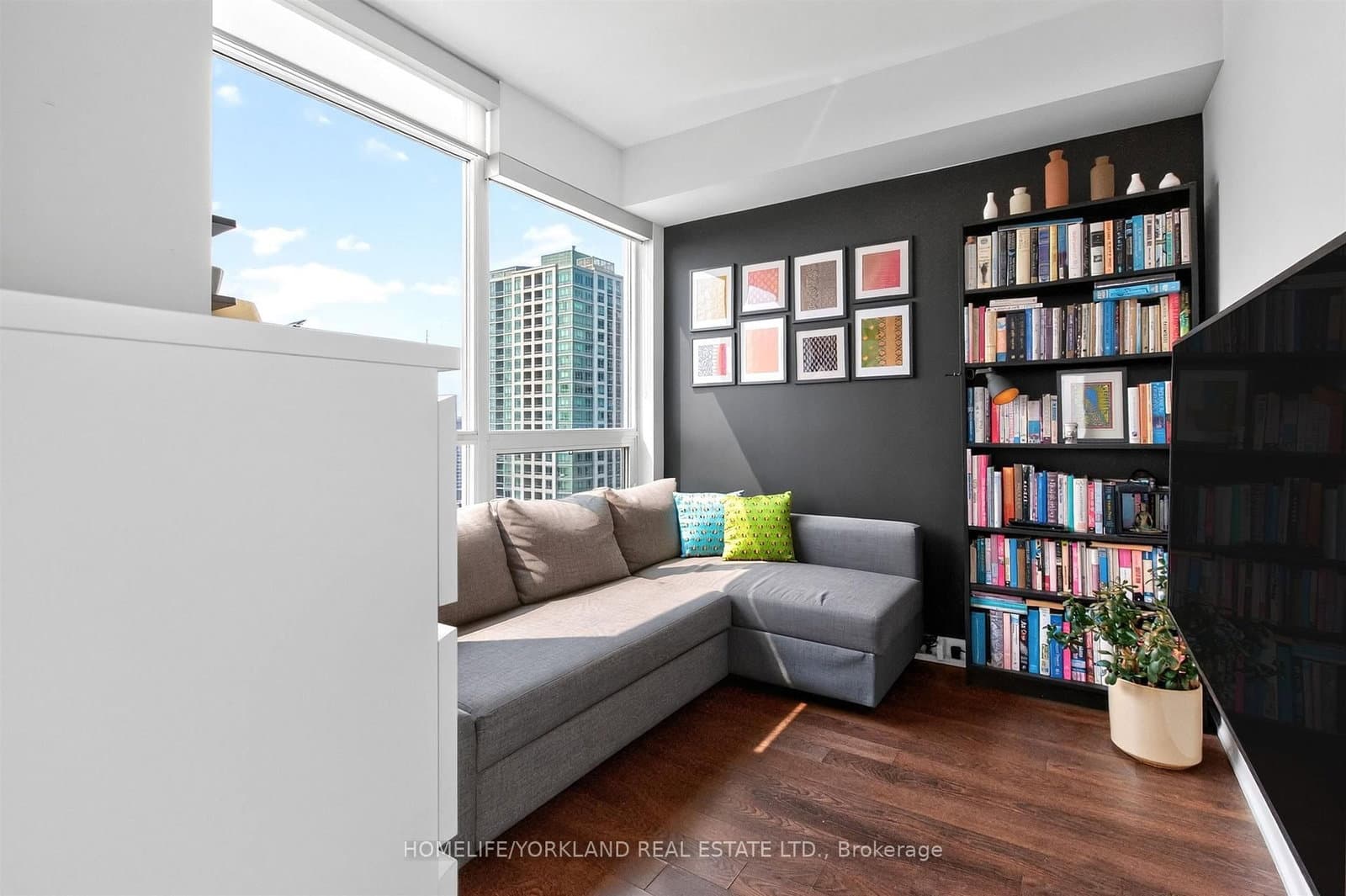 500 Sherbourne Street, Unit 2703 thumbnail 18