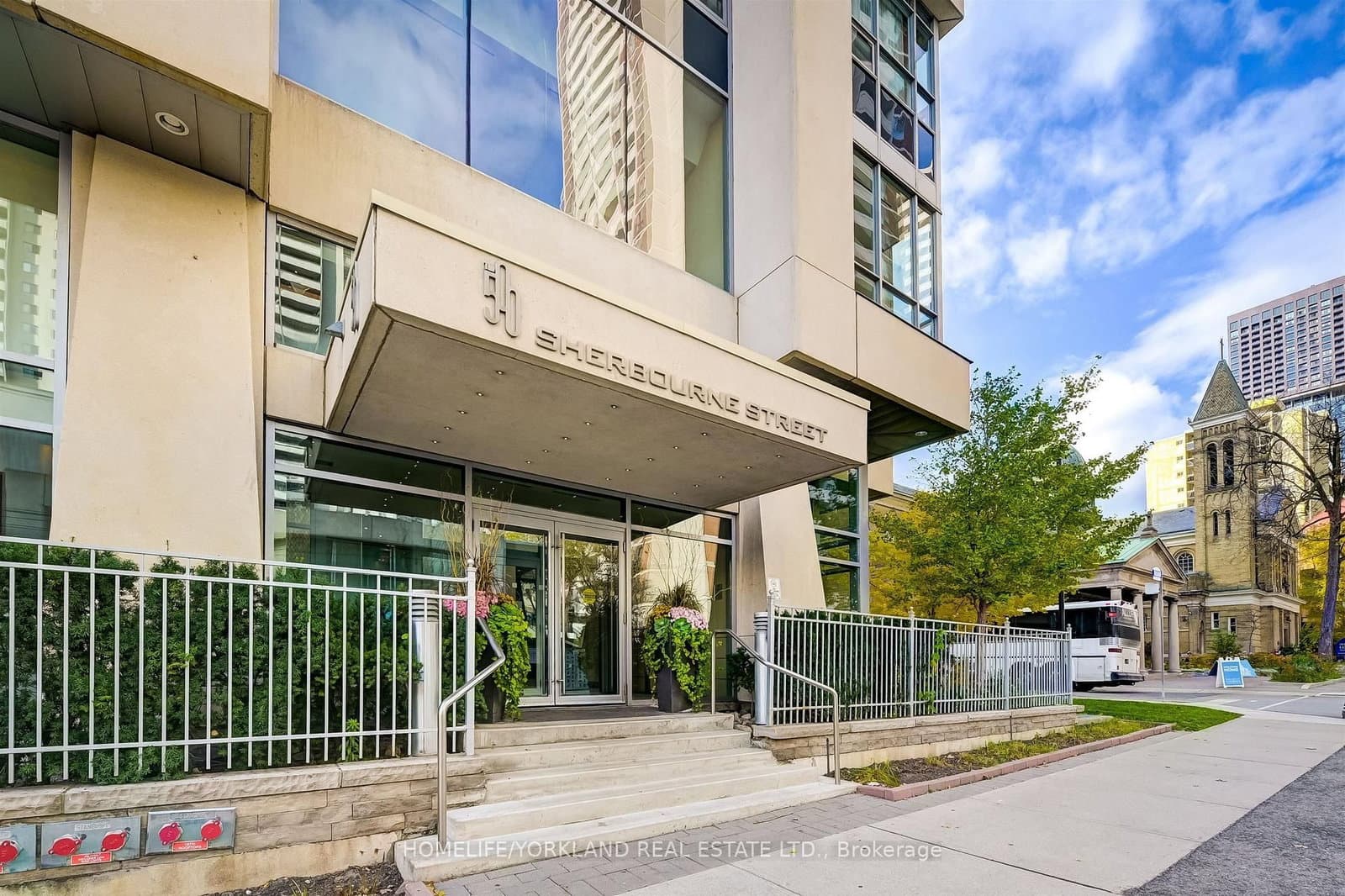 500 Sherbourne Street, Unit 2703 thumbnail 3