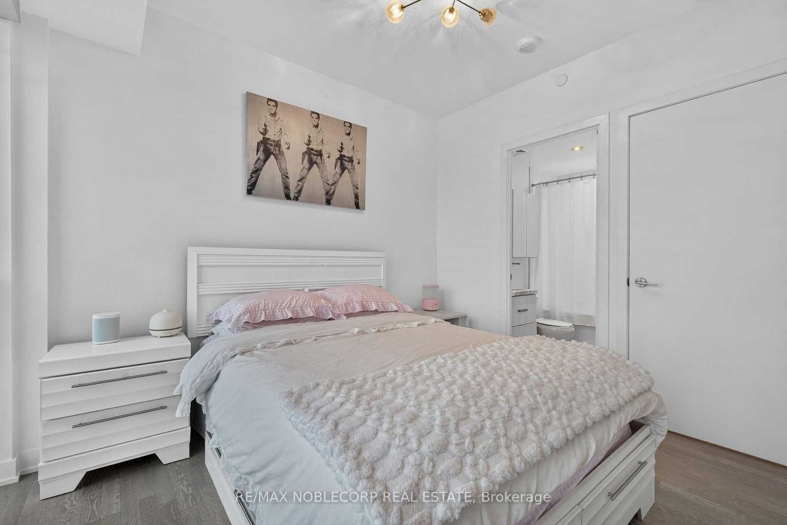 501 St Clair Avenue W, Unit 1911 thumbnail 13