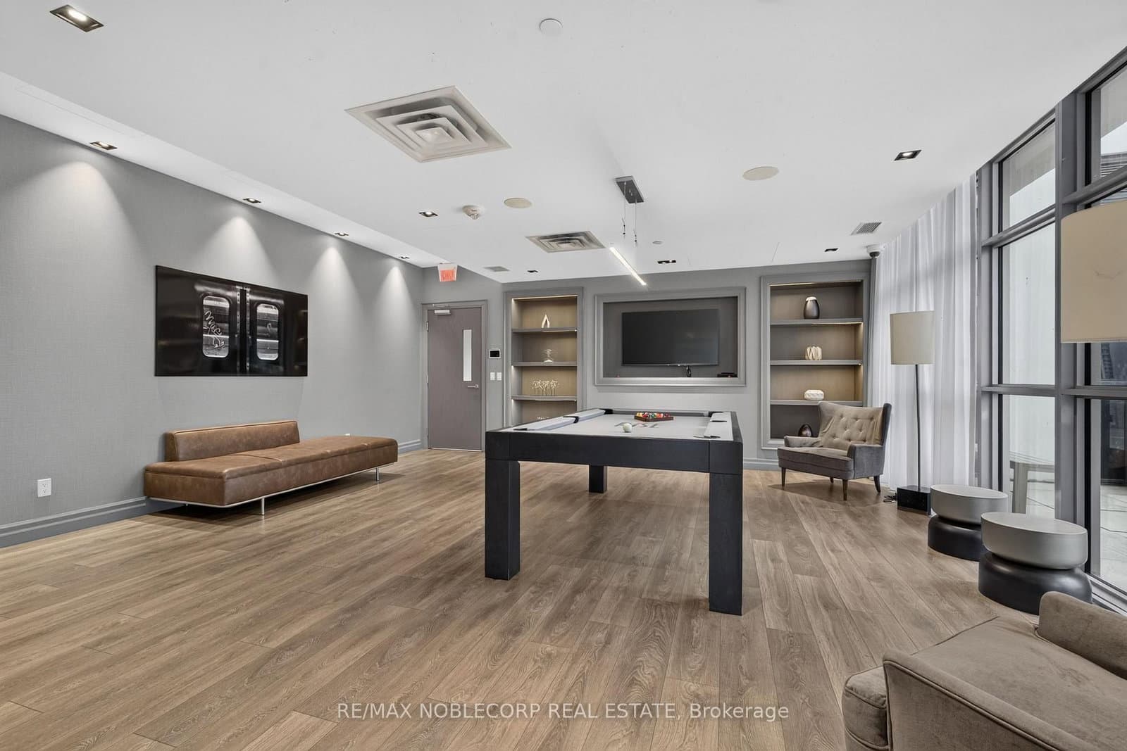 501 St Clair Avenue W, Unit 1911 thumbnail 21