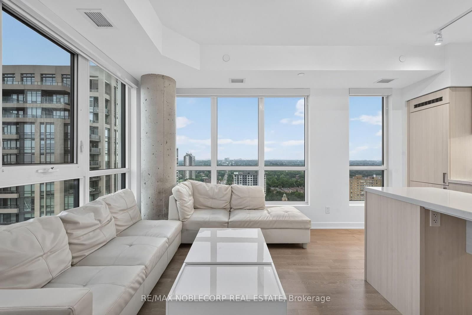 501 St Clair Avenue W, Unit 1911 thumbnail 5