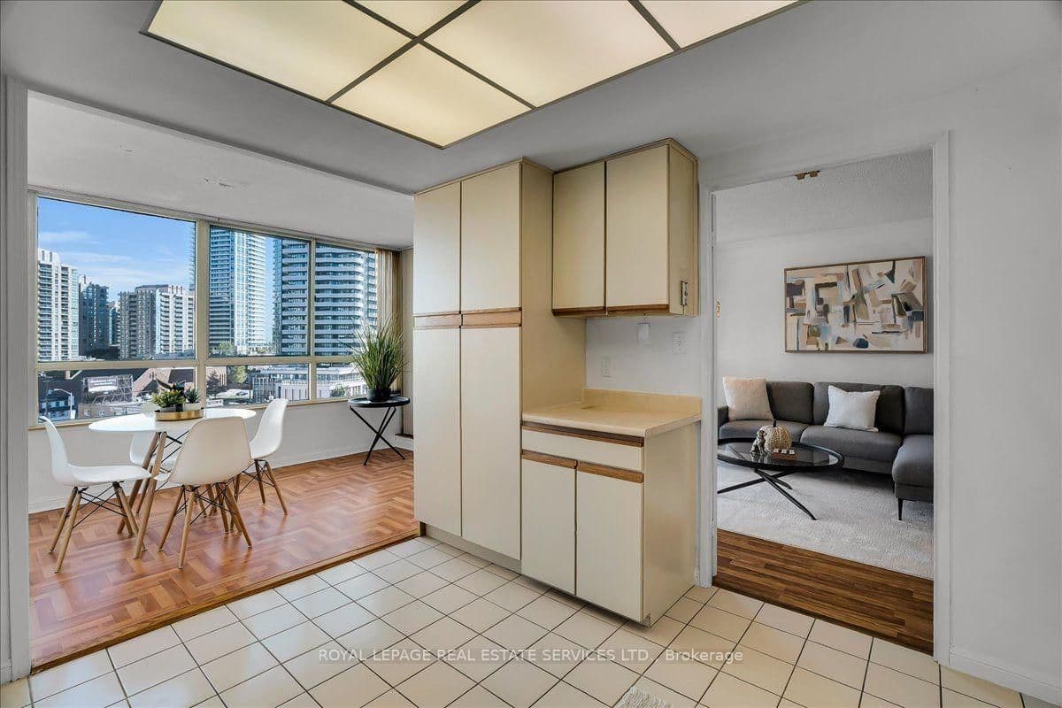 5444 Yonge Street, Unit 902 thumbnail 21