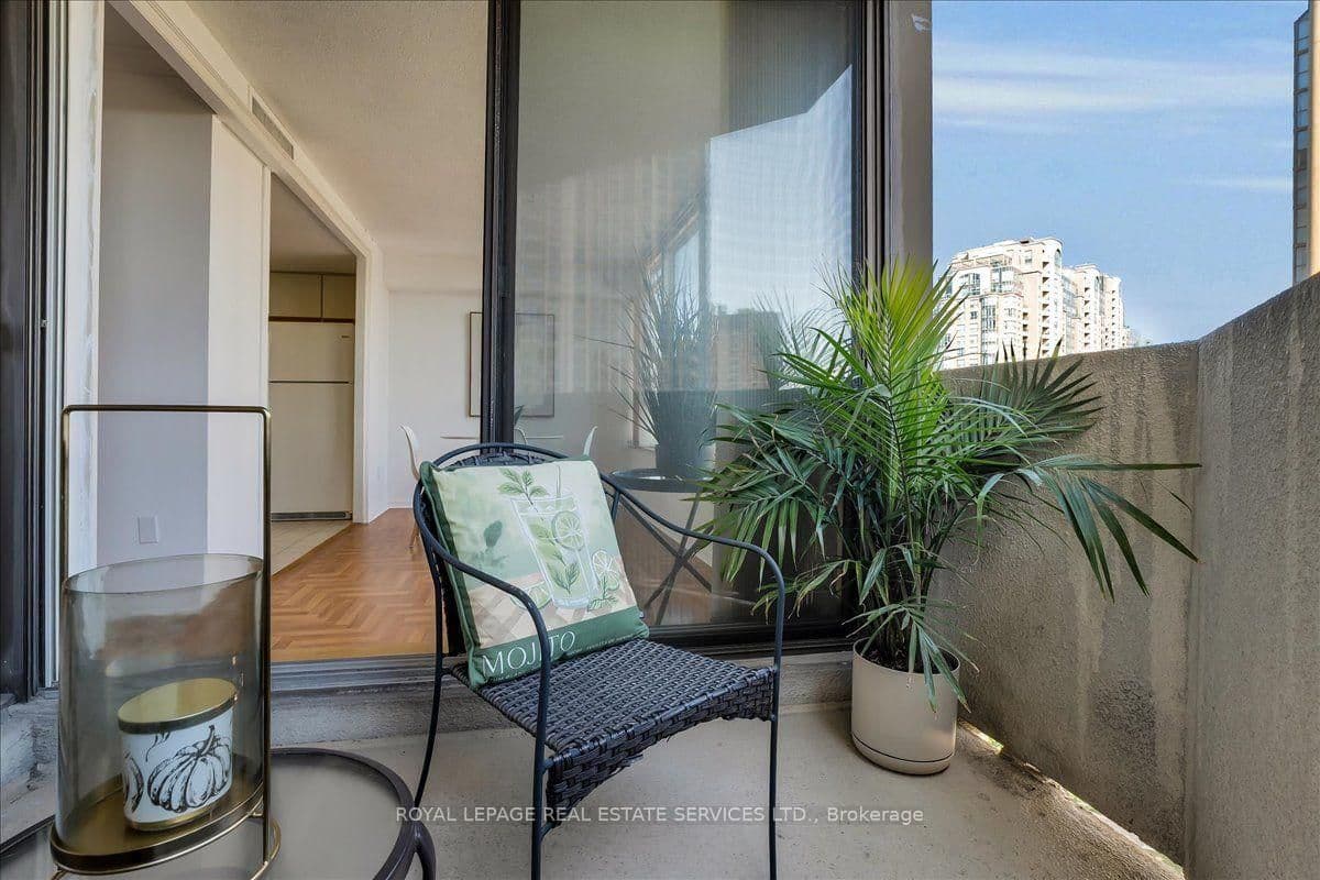 5444 Yonge Street, Unit 902 thumbnail 29