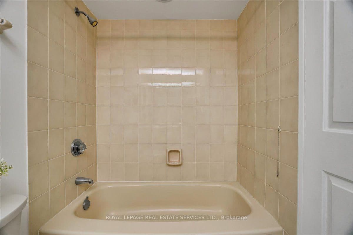 5444 Yonge Street, Unit 902 thumbnail 38