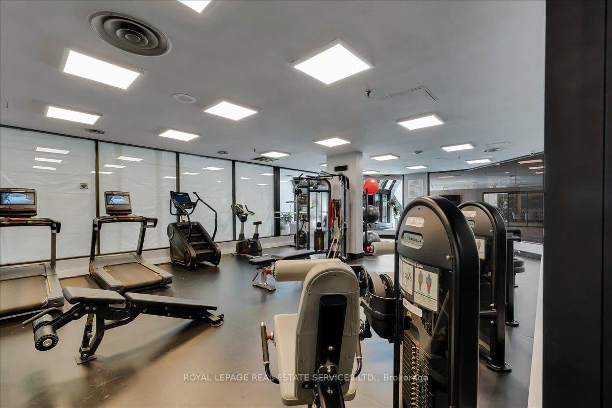 5444 Yonge Street, Unit 902 thumbnail 43