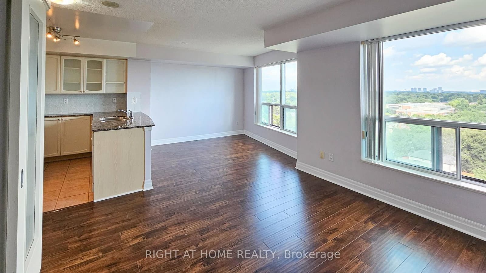 188 Doris Avenue, Unit 1510 thumbnail 5
