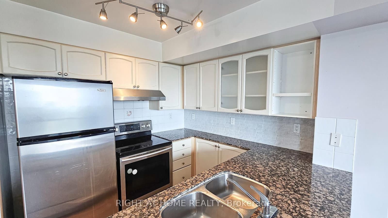 188 Doris Avenue, Unit 1510 thumbnail 8