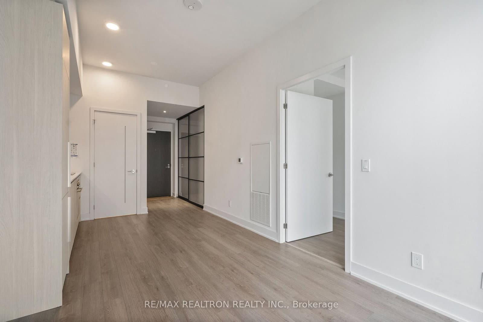 8 Cumberland Street, Unit 2704 thumbnail 10
