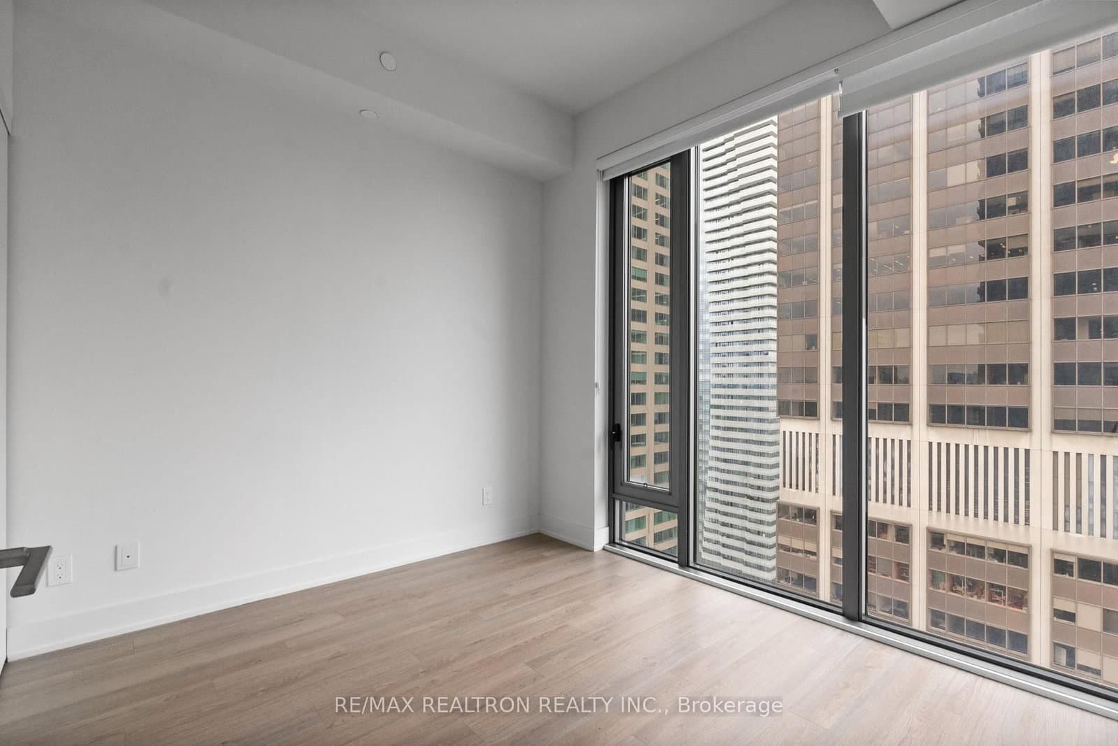 8 Cumberland Street, Unit 2704 thumbnail 11