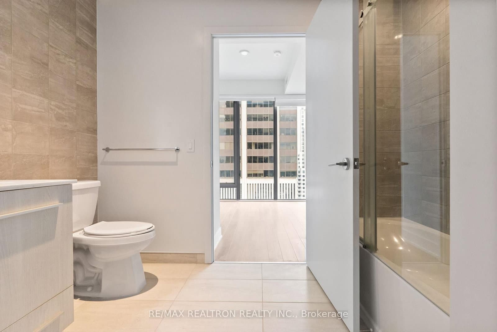 8 Cumberland Street, Unit 2704 thumbnail 14