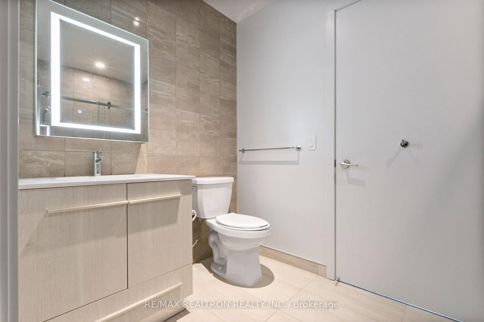 8 Cumberland Street, Unit 2704 thumbnail 15