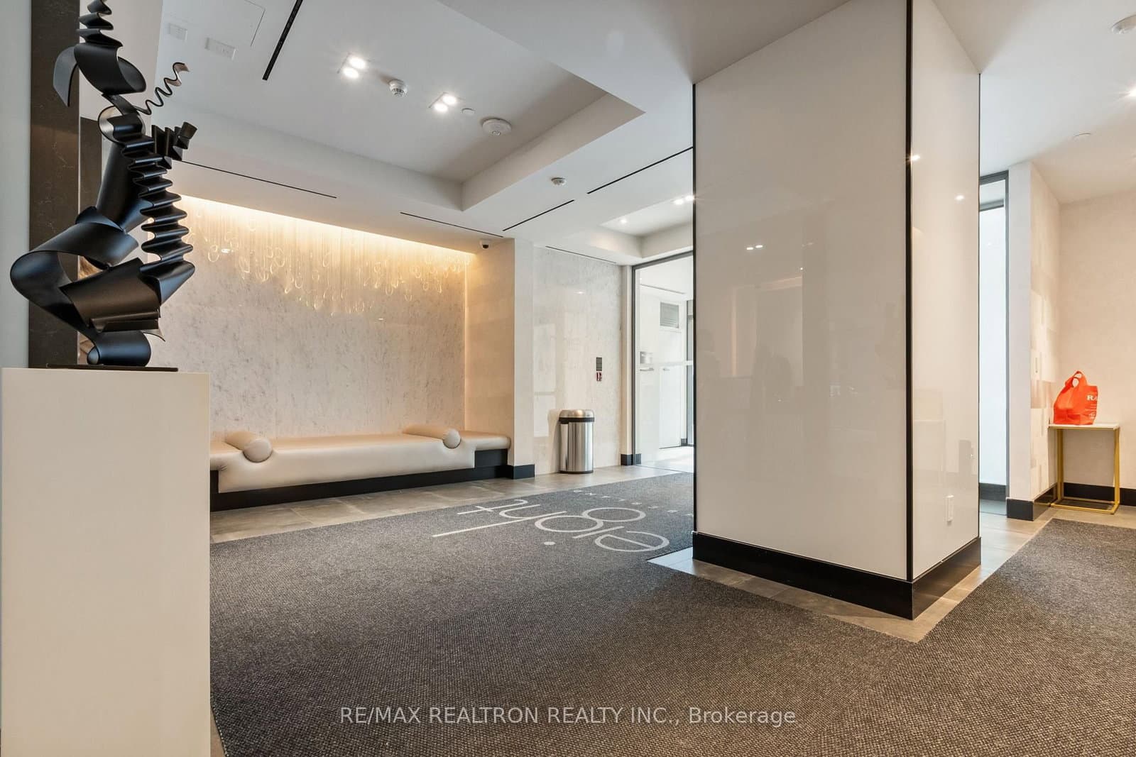 8 Cumberland Street, Unit 2704 thumbnail 3