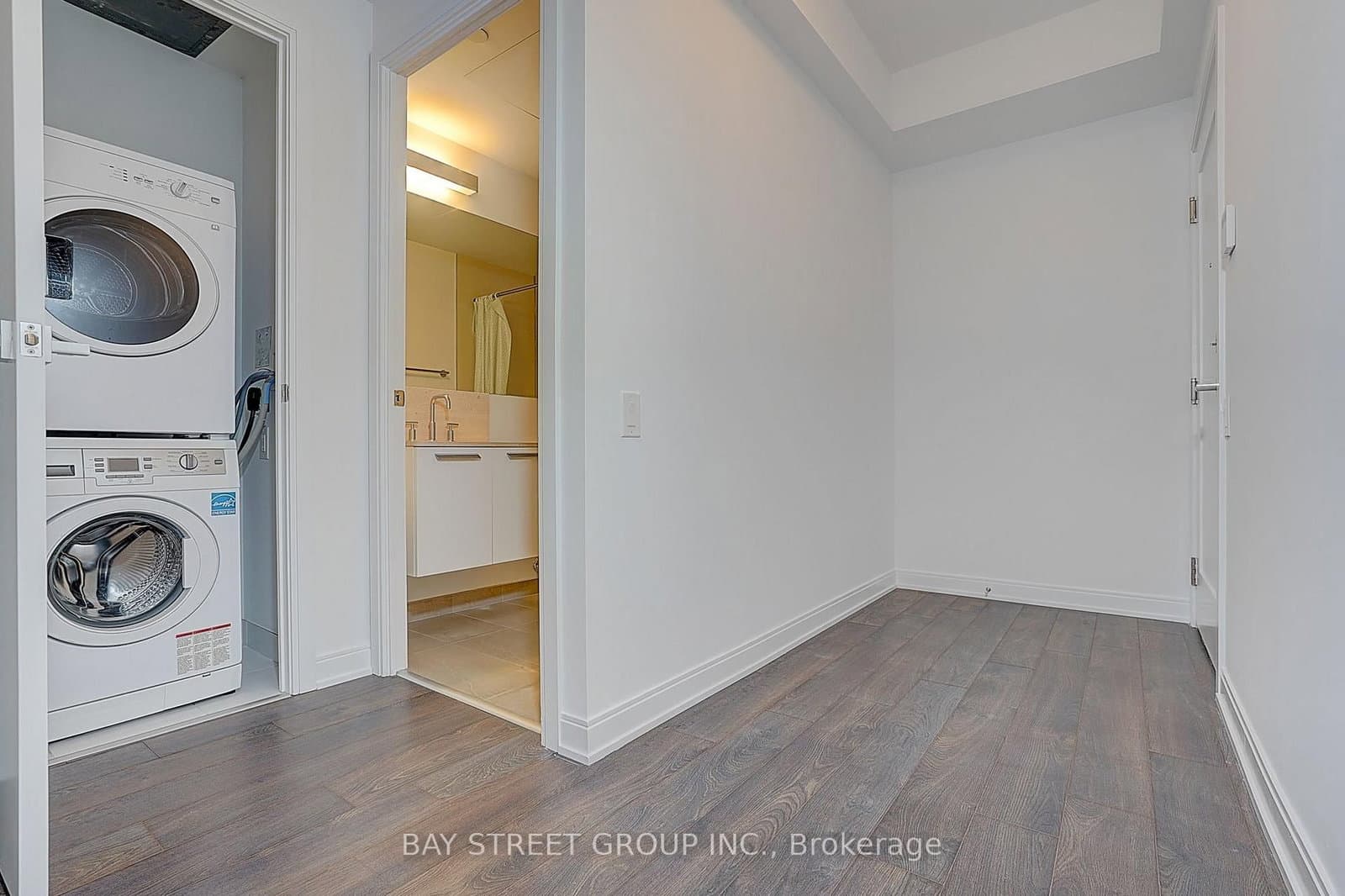 50 Charles Street E, Unit 910 thumbnail 10