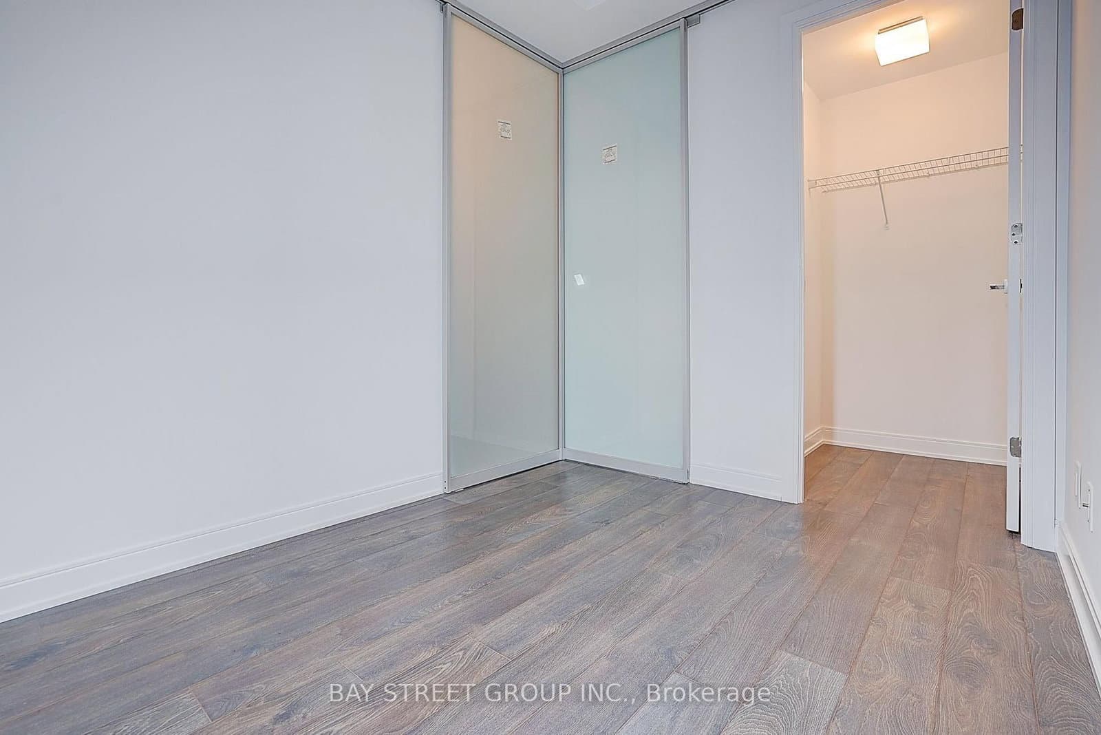 50 Charles Street E, Unit 910 thumbnail 21