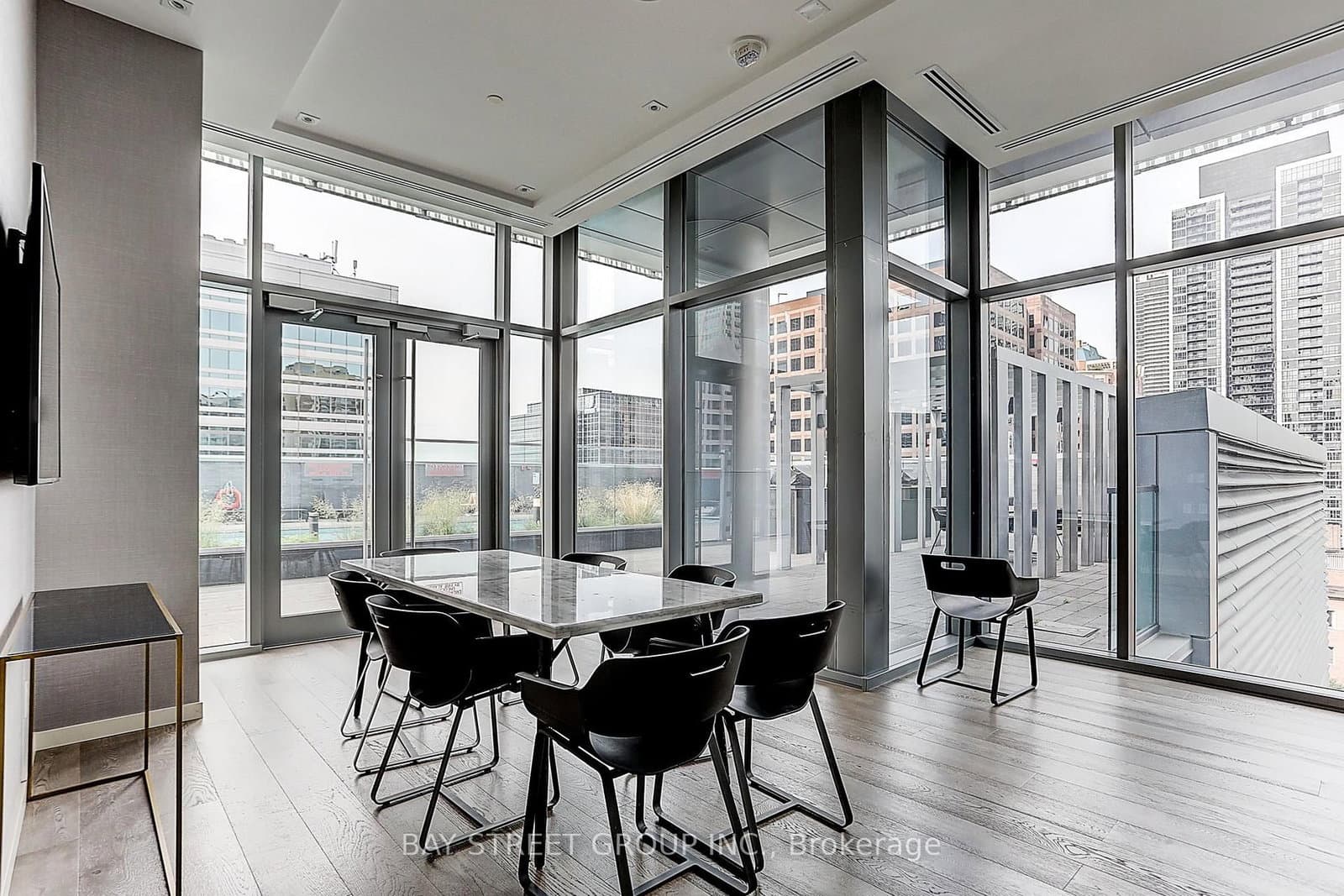50 Charles Street E, Unit 910 thumbnail 36