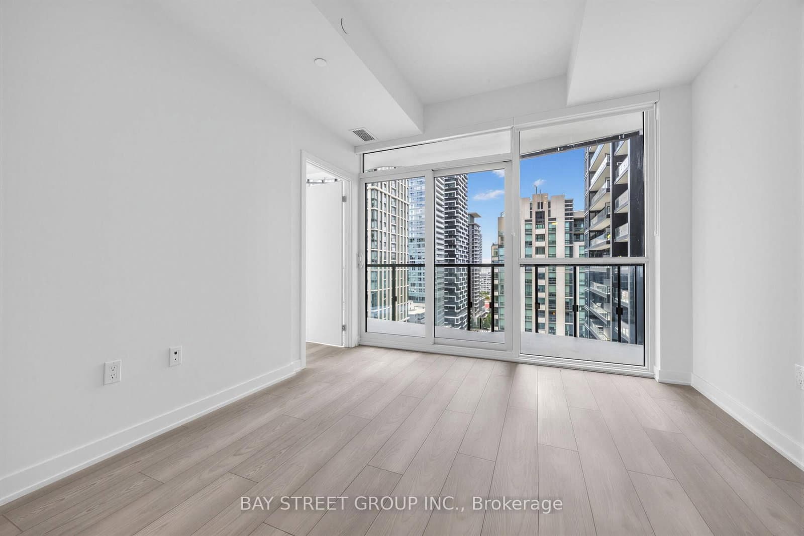 110 Broadway Avenue, Unit 1602 thumbnail 10