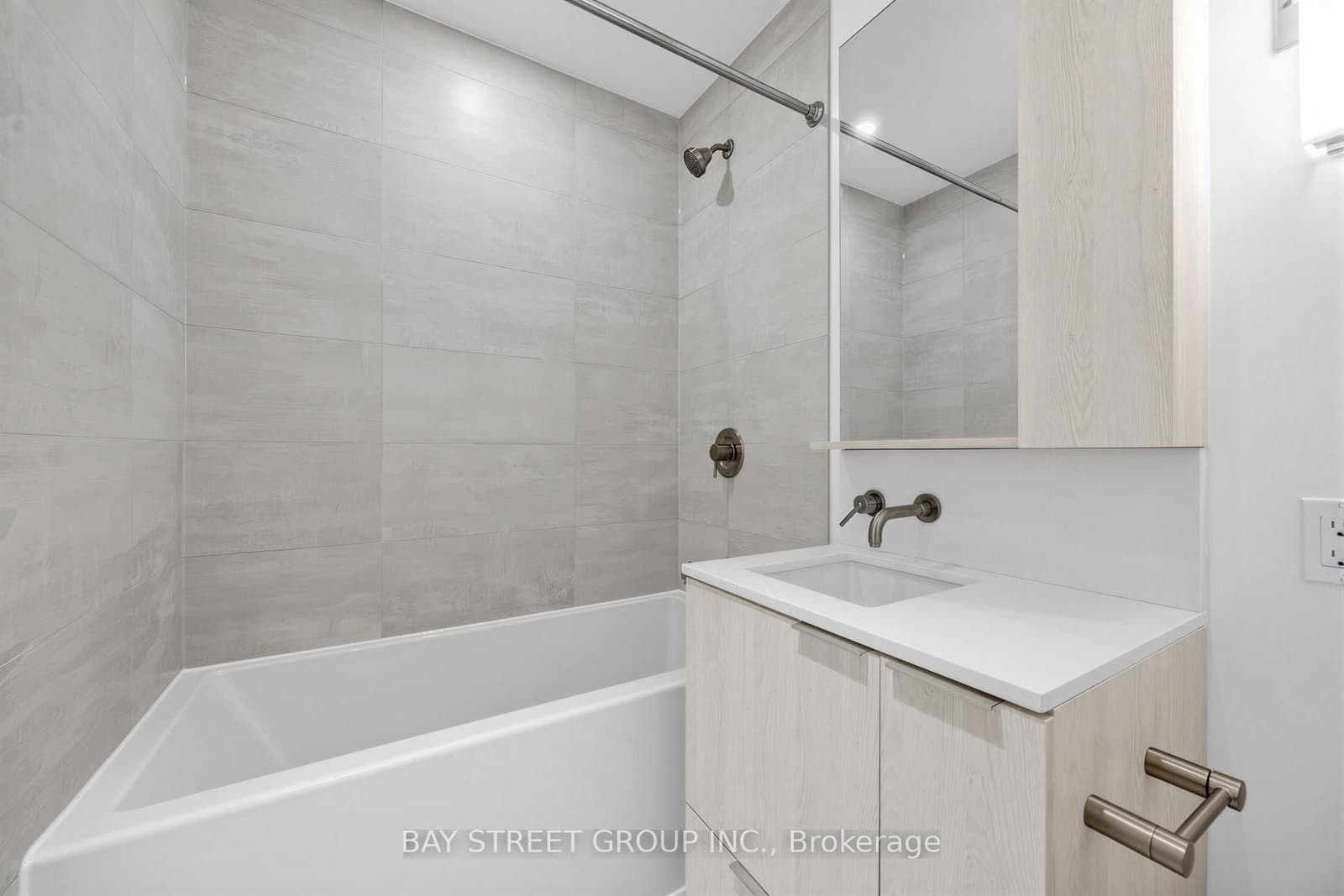 110 Broadway Avenue, Unit 1602 thumbnail 15