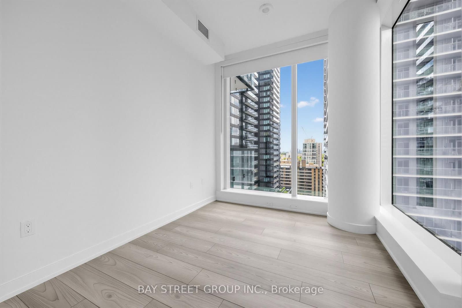 110 Broadway Avenue, Unit 1602 thumbnail 18