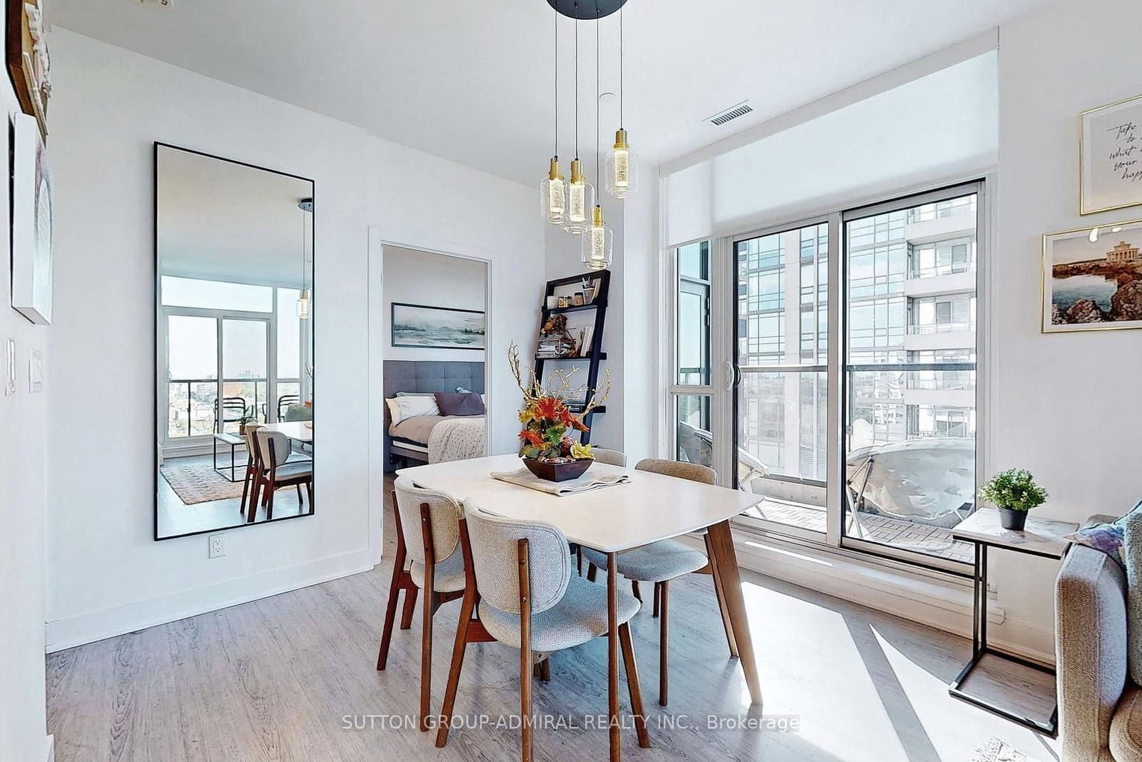 1486 Bathurst Street, Unit 907 thumbnail 4