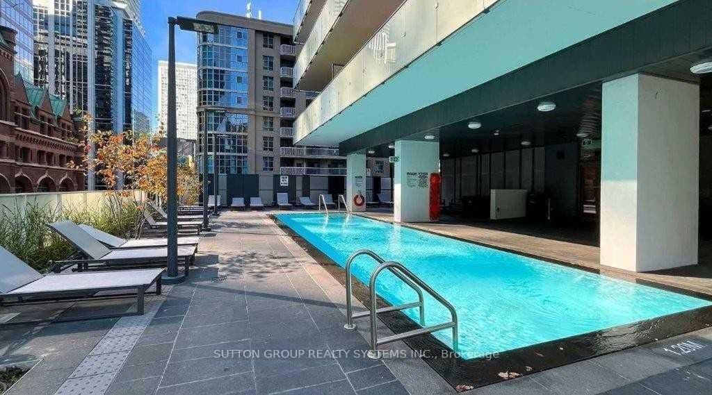 25 Richmond Street E, Unit 2305 thumbnail 24