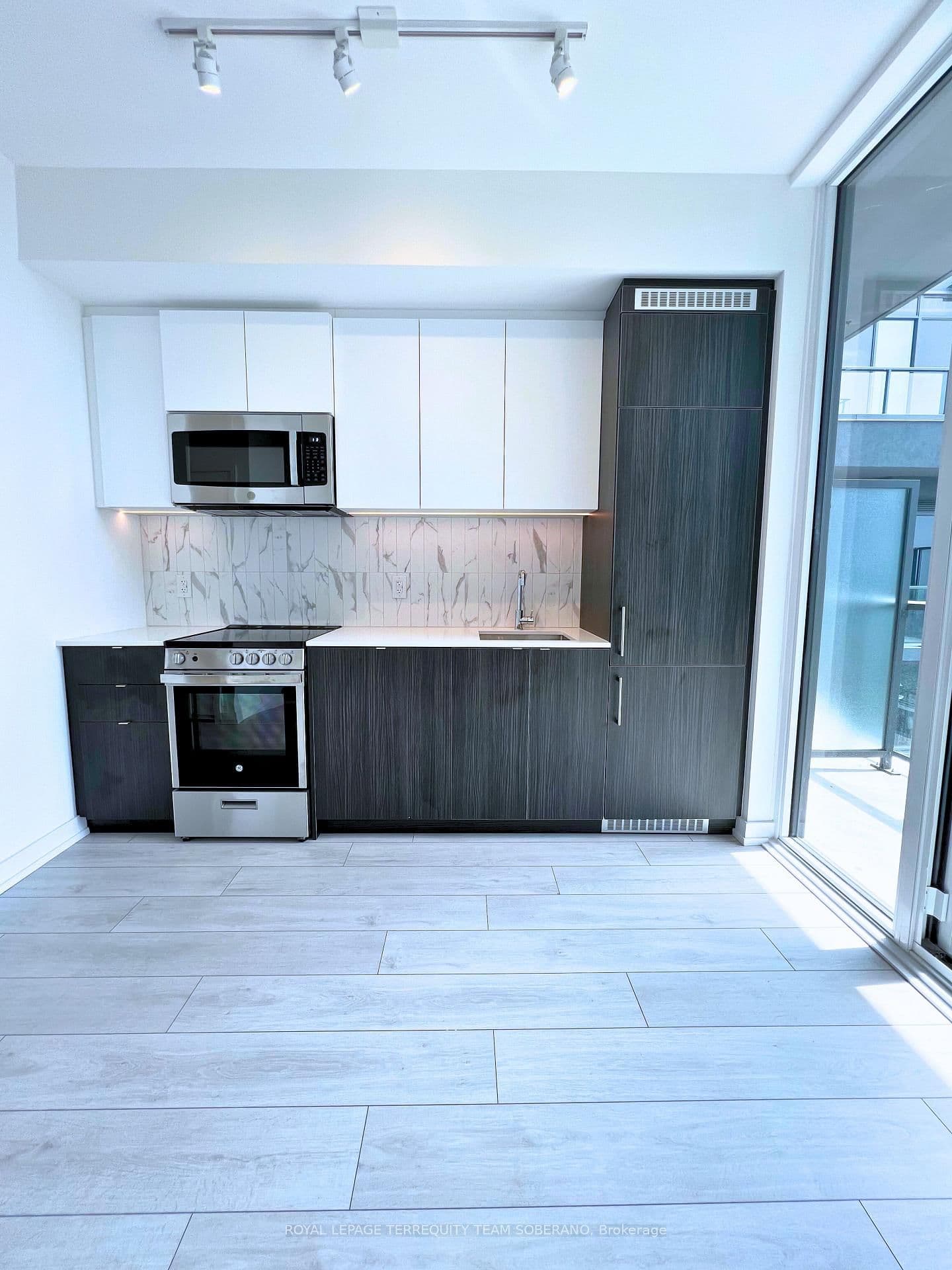 500 Dupont Street, Unit 721 thumbnail 12