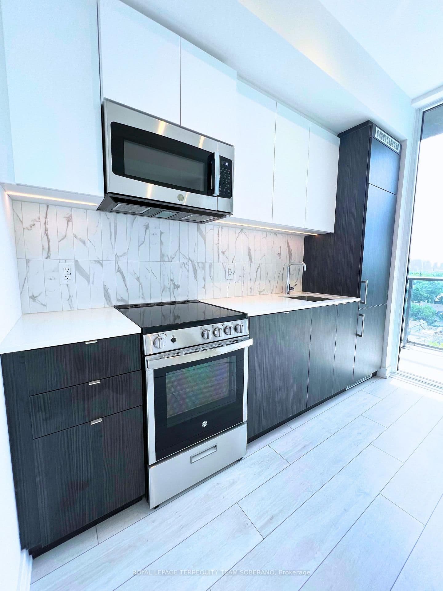 500 Dupont Street, Unit 721 thumbnail 9