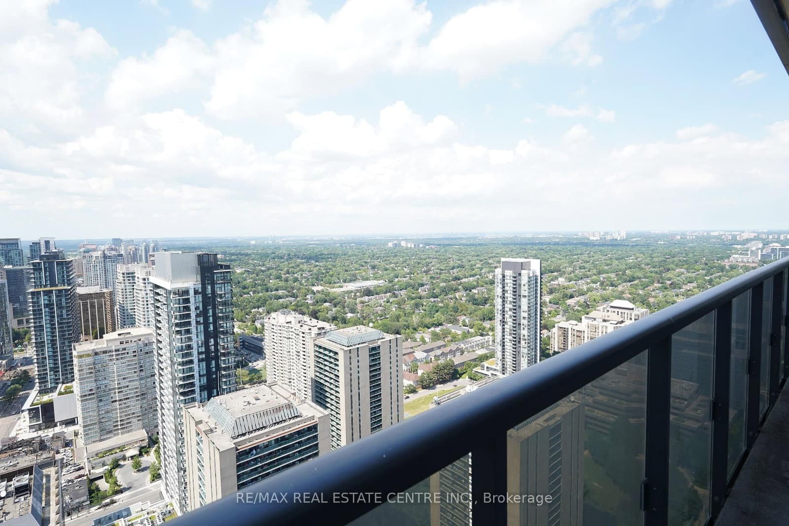 5 Sheppard Avenue E, Unit 4122 thumbnail 16
