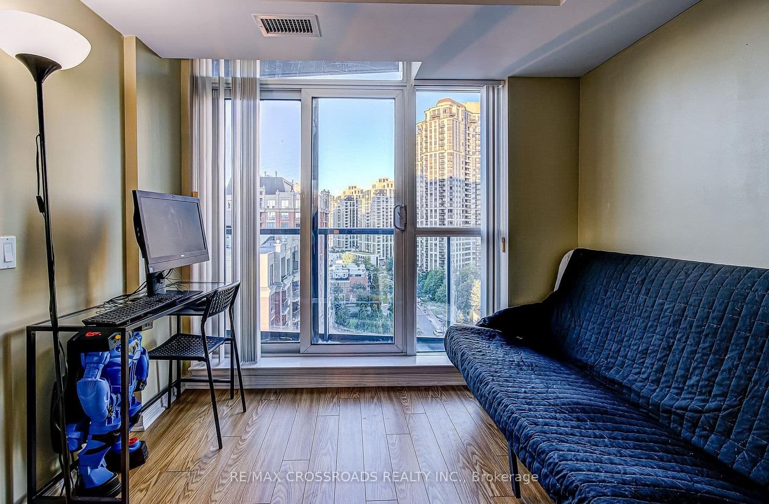 30 Harrison Garden Boulevard, Unit 1512 thumbnail 19