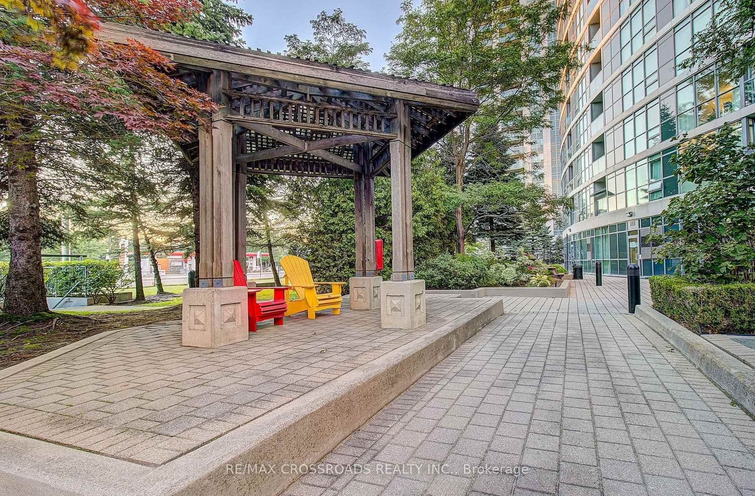 30 Harrison Garden Boulevard, Unit 1512 thumbnail 25