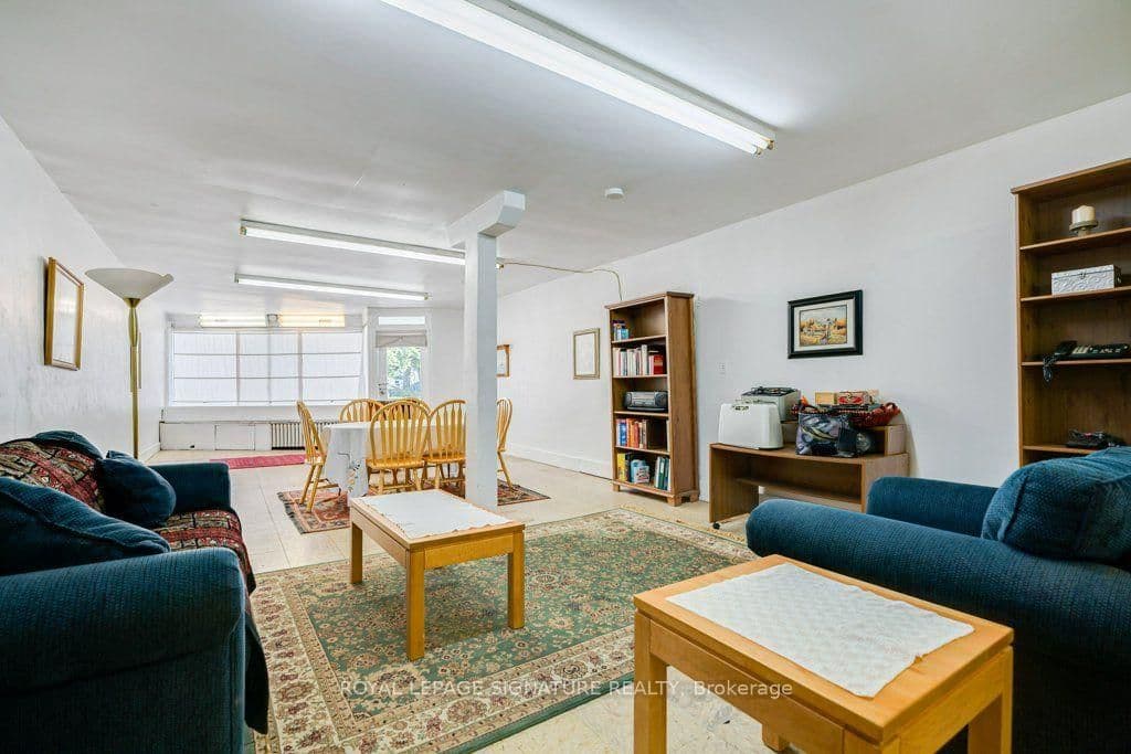 724 Vaughan Road thumbnail 4