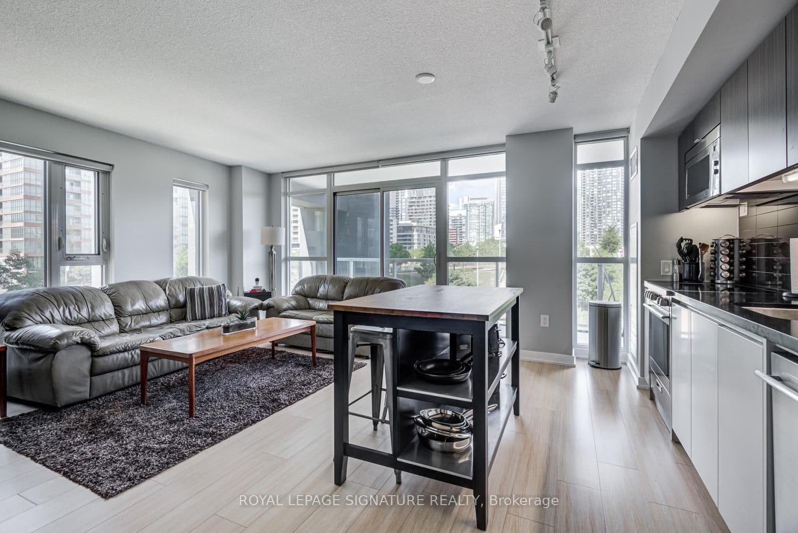 75 Queens Wharf Road, Unit 318 thumbnail 4