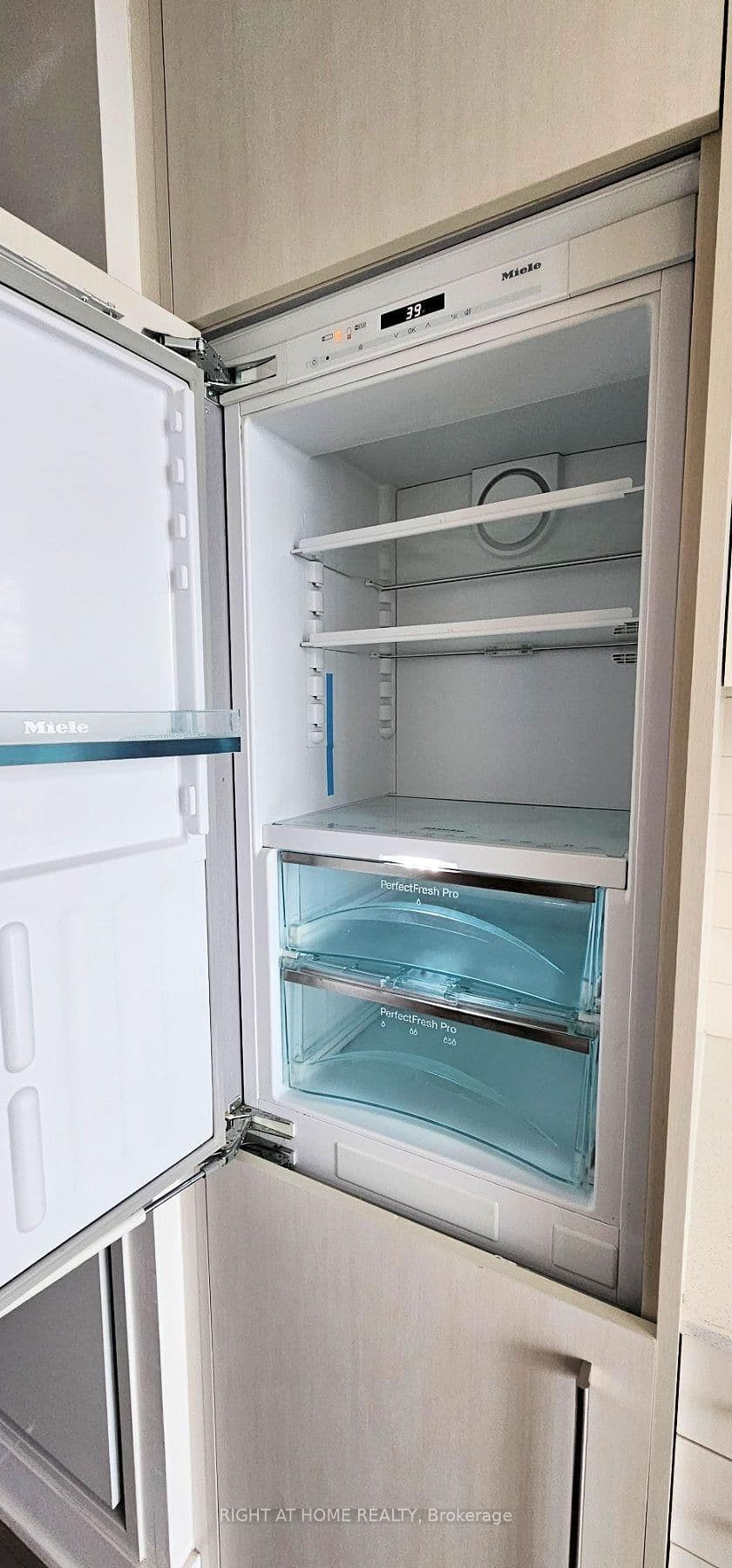 170 Avenue Road, Unit 302 thumbnail 15