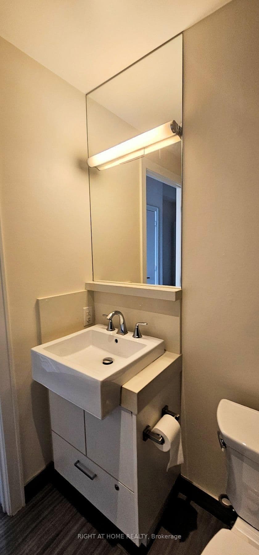 170 Avenue Road, Unit 302 thumbnail 19