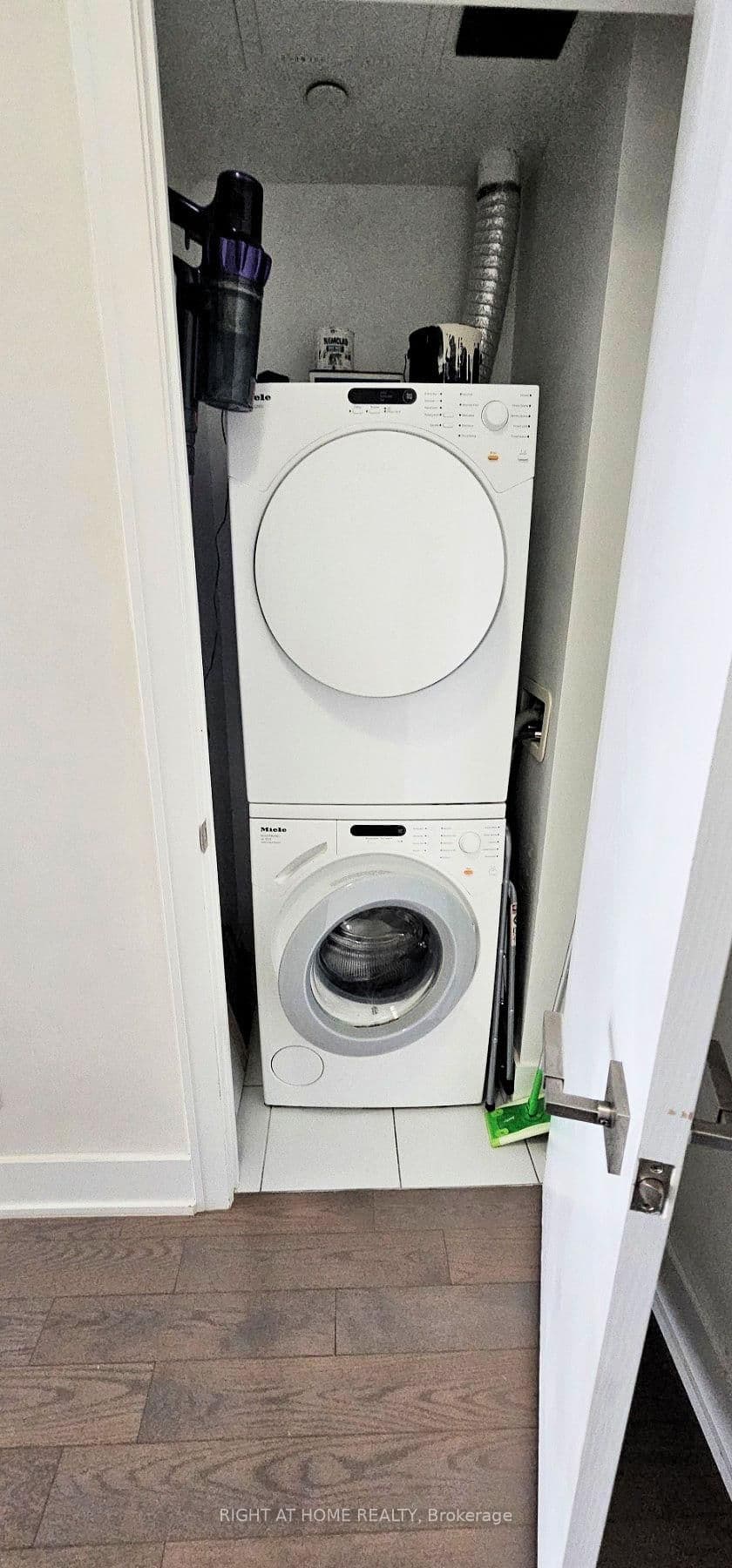170 Avenue Road, Unit 302 thumbnail 20