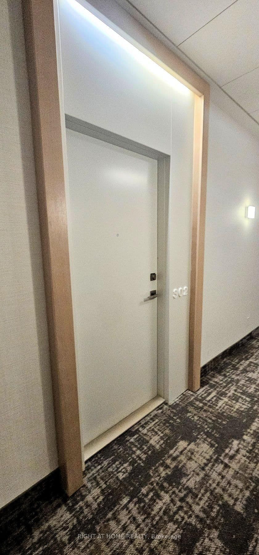 170 Avenue Road, Unit 302 thumbnail 3