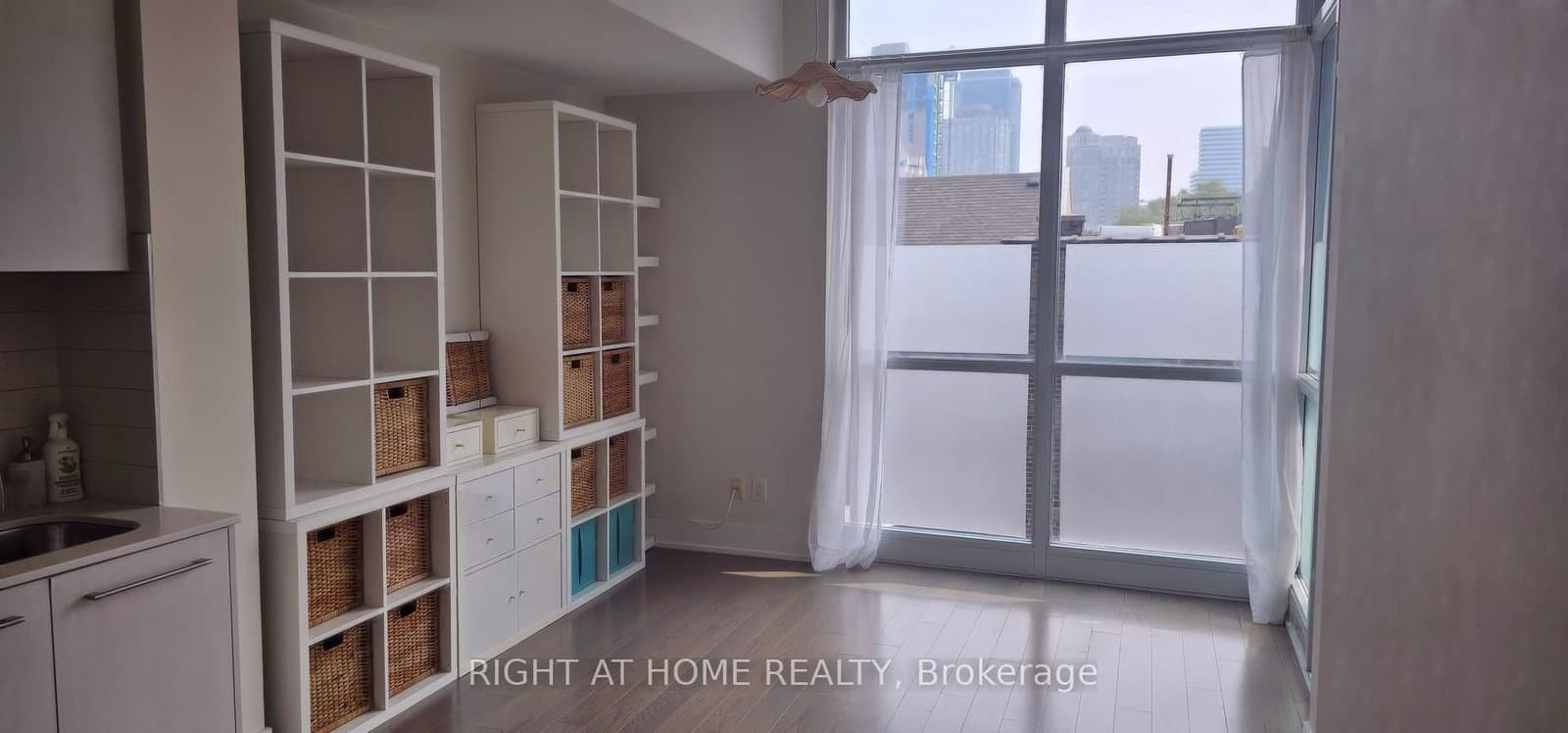 170 Avenue Road, Unit 302 thumbnail 6