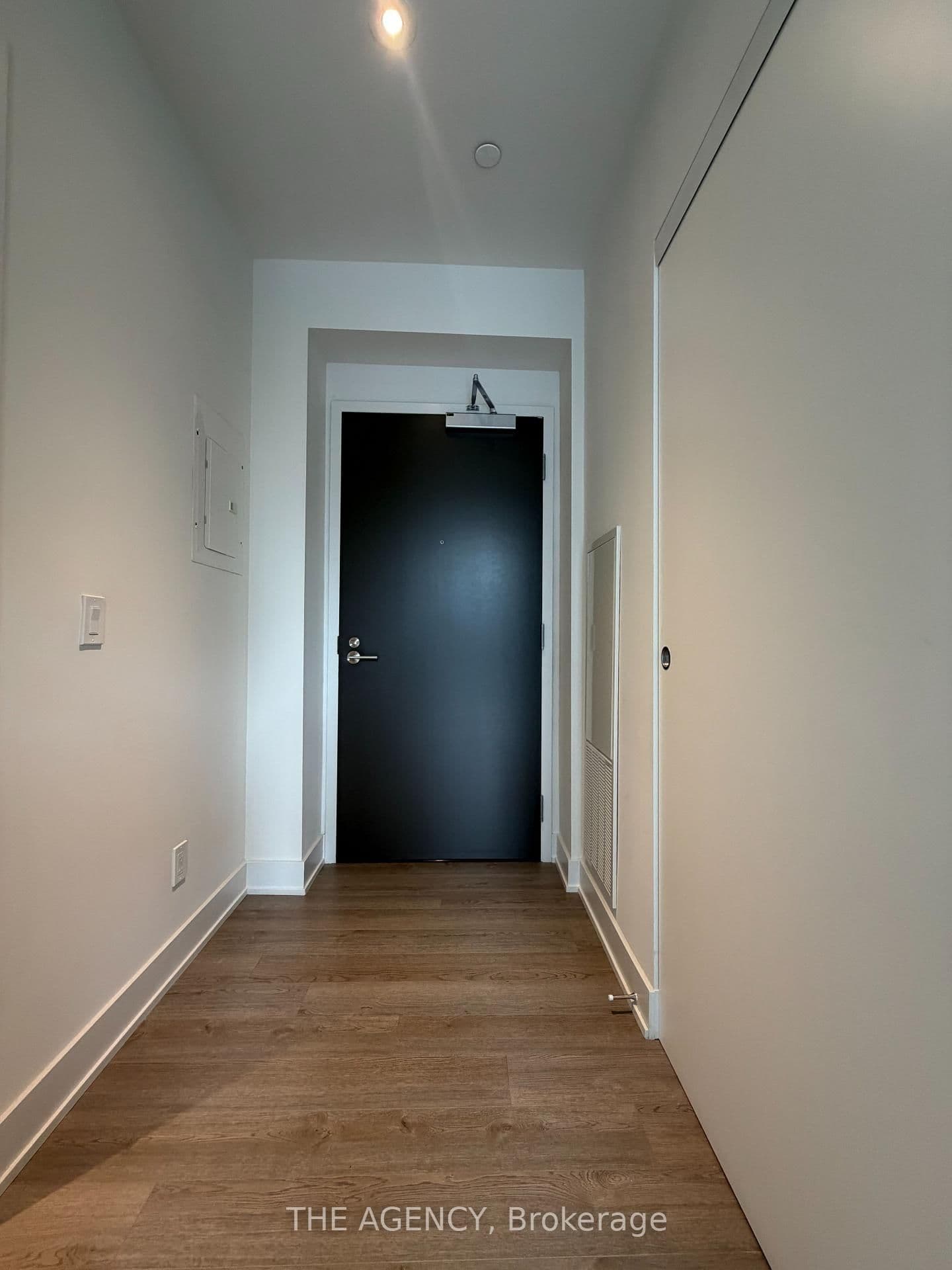8 Cumberland Street, Unit 703 thumbnail 2