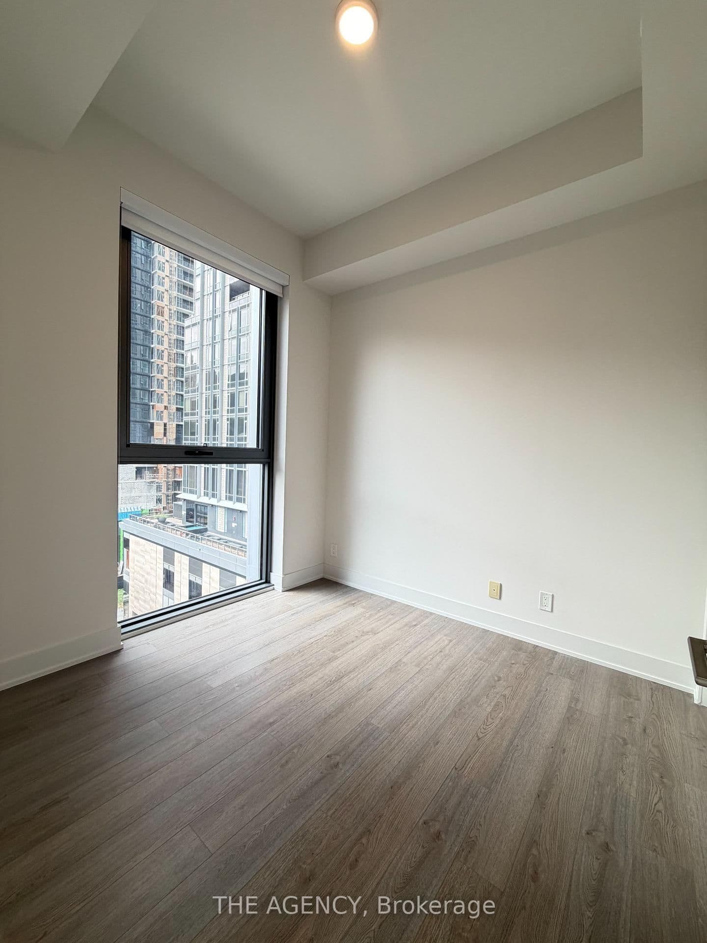 8 Cumberland Street, Unit 703 thumbnail 3