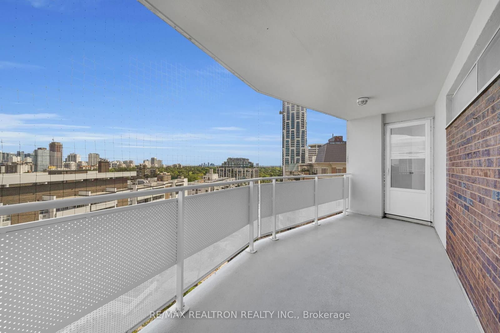 9 Deer Park Crescent, Unit 1501 thumbnail 15