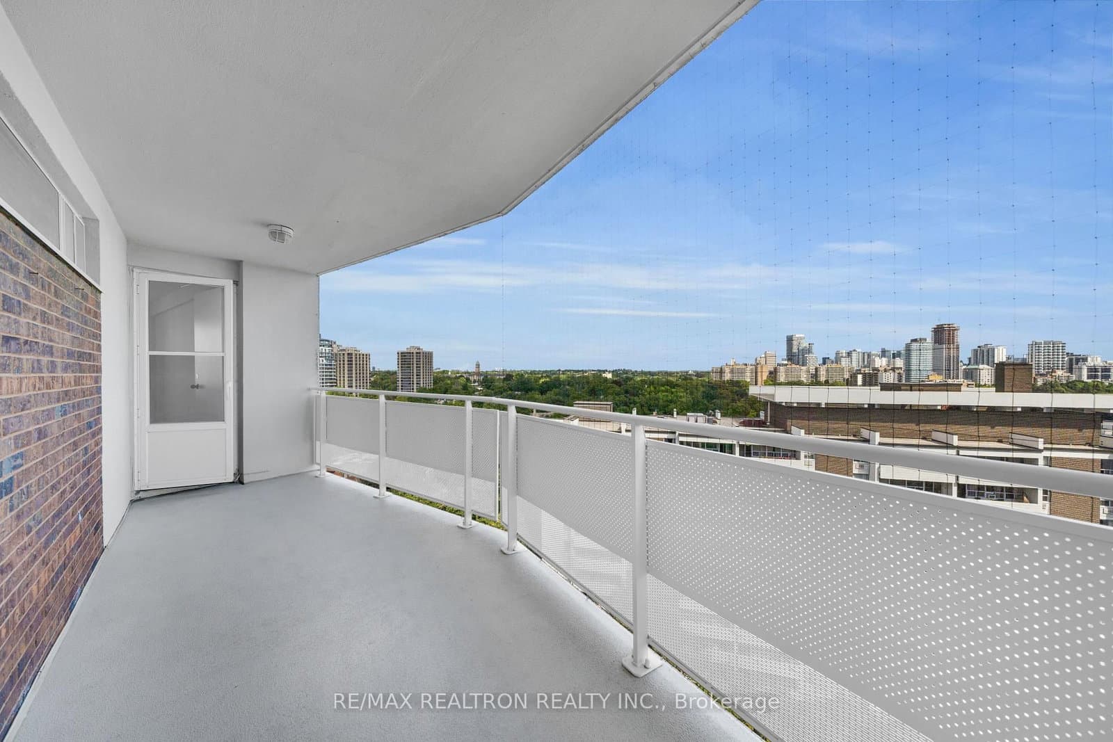 9 Deer Park Crescent, Unit 1501 thumbnail 16