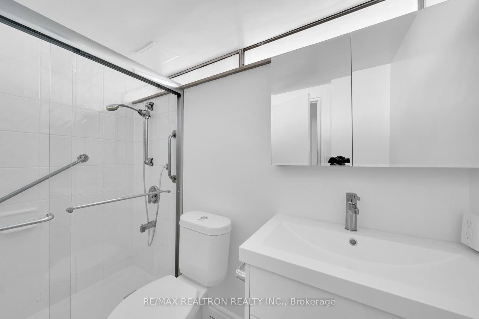 9 Deer Park Crescent, Unit 1501 thumbnail 18