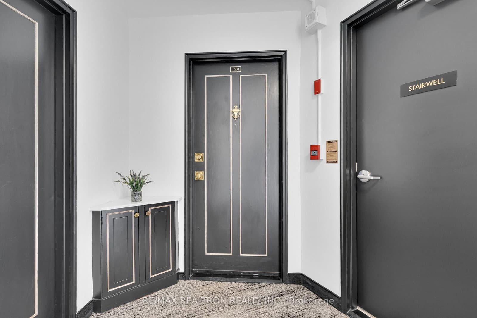 9 Deer Park Crescent, Unit 1501 thumbnail 21