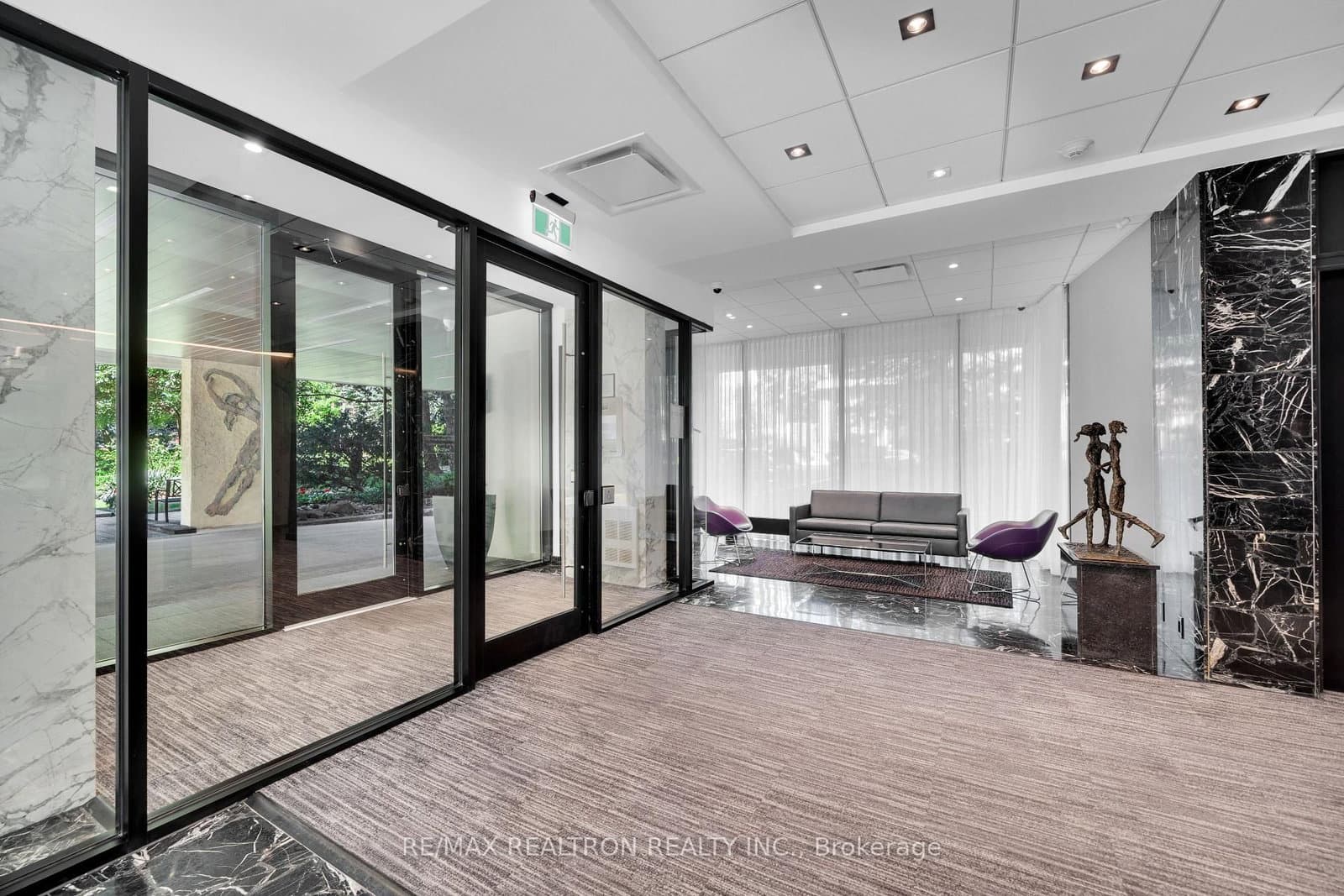 9 Deer Park Crescent, Unit 1501 thumbnail 23