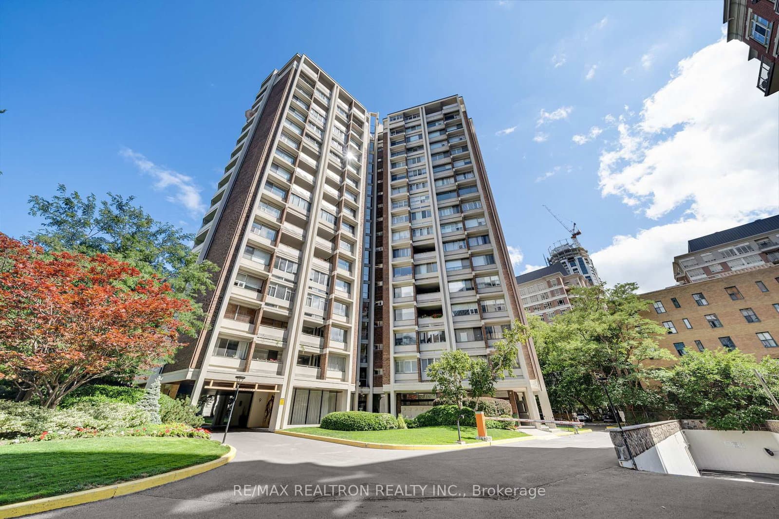 9 Deer Park Crescent, Unit 1501 thumbnail 25