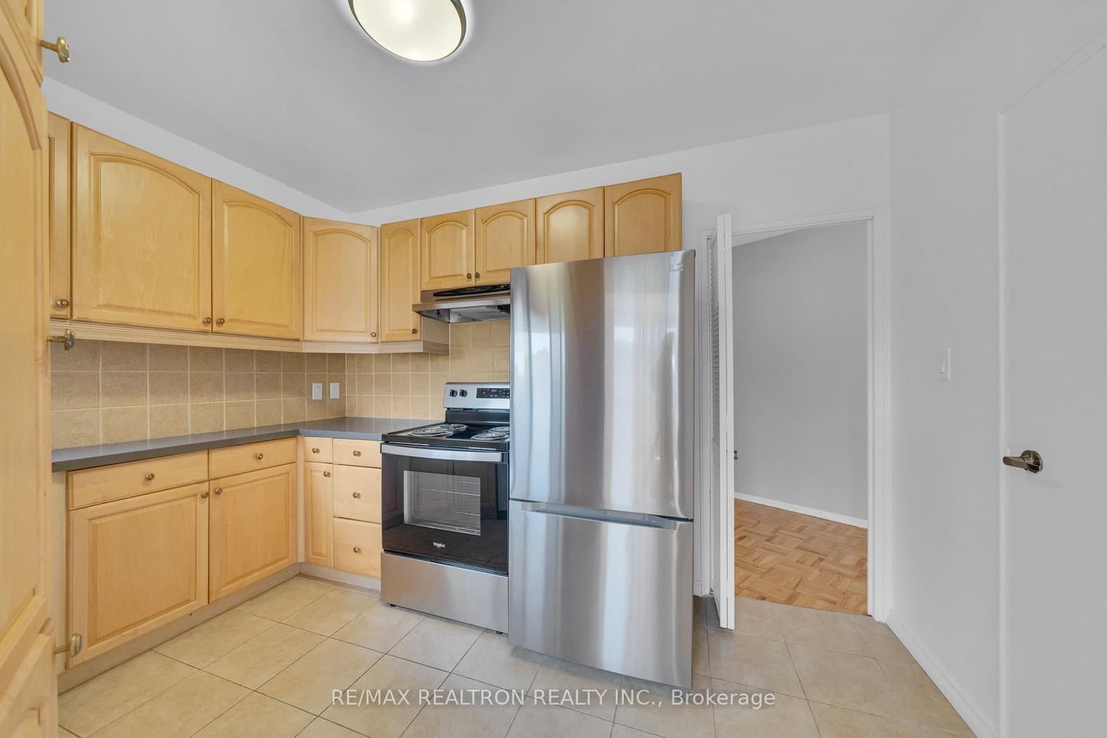 9 Deer Park Crescent, Unit 1501 thumbnail 4
