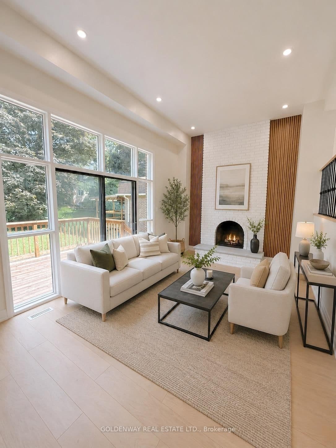 114 Loganberry Crescent thumbnail 6