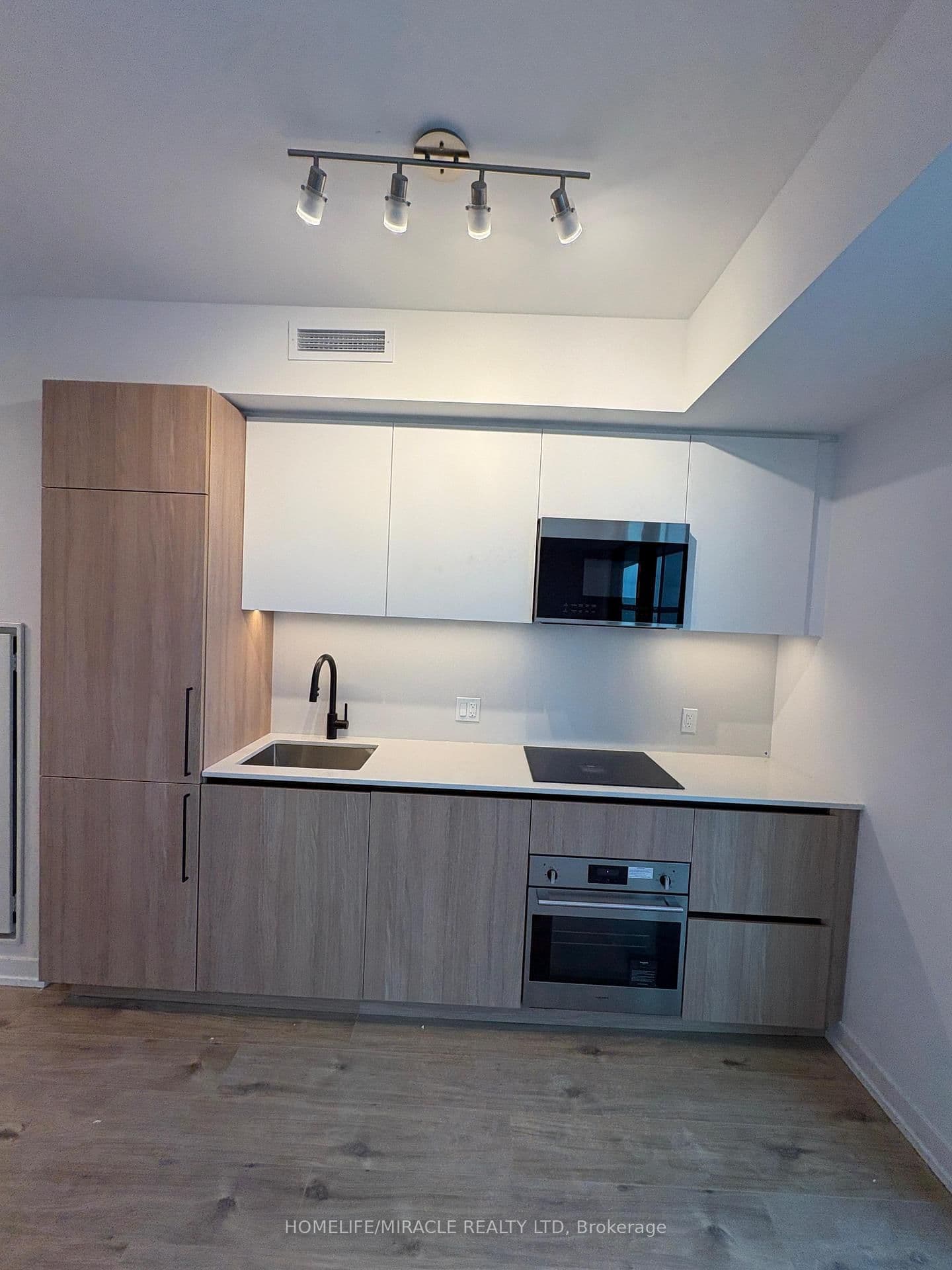 35 Parliament Street, Unit 2110 thumbnail 2